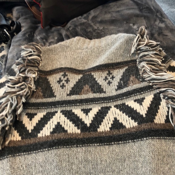 Sweater - Picture 3 of 3